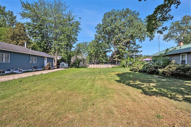 1006 St Joseph Street, South Haven, MI 49090