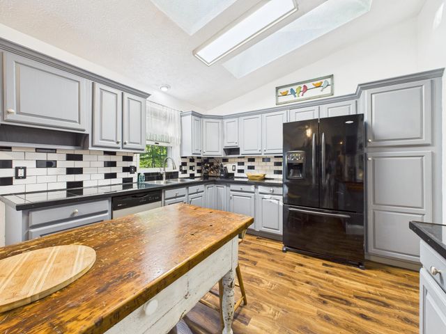 2091 Bearclaw Court, Sugar Grove, OH 43155