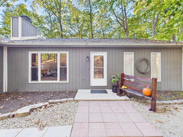 2091 Bearclaw Court, Sugar Grove, OH 43155