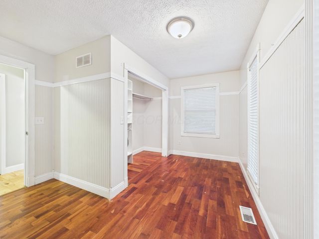 2091 Bearclaw Court, Sugar Grove, OH 43155