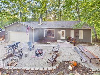 2091 Bearclaw Court, Sugar Grove, OH 43155
