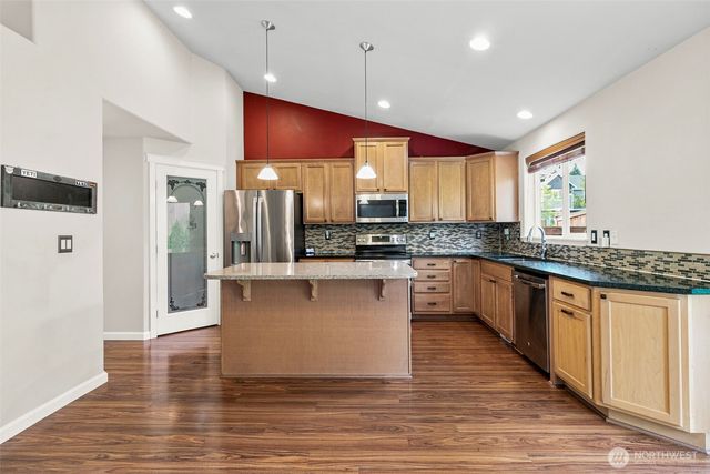 17216 139th Avenue E, Puyallup, WA 98374