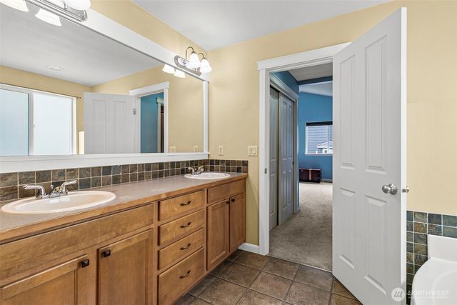 17216 139th Avenue E, Puyallup, WA 98374