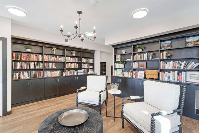 2592 Middle Road 120, Bettendorf, IA 52722