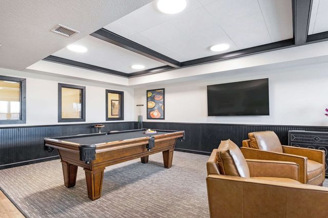 2592 Middle Road 120, Bettendorf, IA 52722