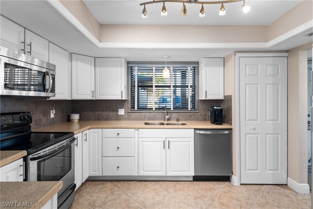 822 SW 48th TER 102, Cape Coral, FL 33914