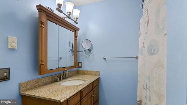 208 ORIOLE AVE, Ridgely, MD 21660