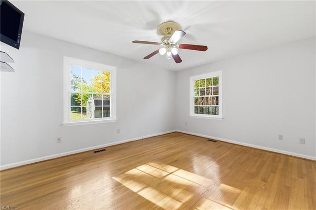 537 Kerry Lake DR, Newport News, VA 23602