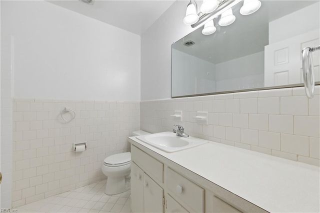 537 Kerry Lake DR, Newport News, VA 23602