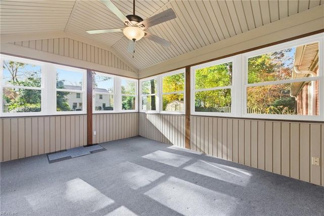 537 Kerry Lake DR, Newport News, VA 23602