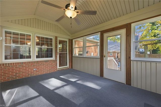 537 Kerry Lake DR, Newport News, VA 23602