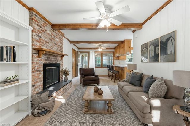 537 Kerry Lake DR, Newport News, VA 23602