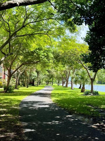 2202 S Cypress Bend Drive 101, Pompano Beach, FL 33069
