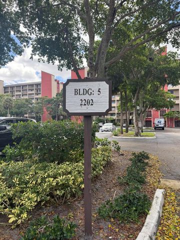 2202 S Cypress Bend Drive 101, Pompano Beach, FL 33069