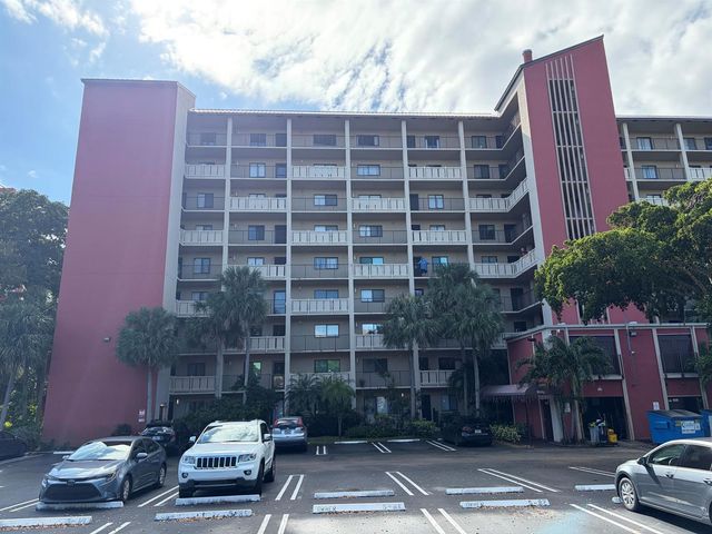 2202 S Cypress Bend Drive 101, Pompano Beach, FL 33069