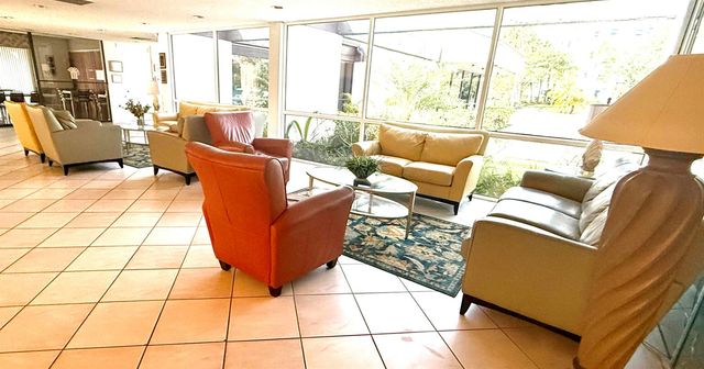 2202 S Cypress Bend Drive 101, Pompano Beach, FL 33069