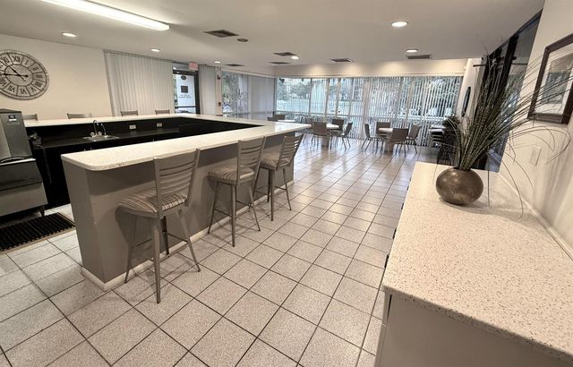 2202 S Cypress Bend Drive 101, Pompano Beach, FL 33069