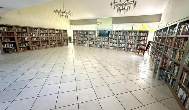 2202 S Cypress Bend Drive 101, Pompano Beach, FL 33069