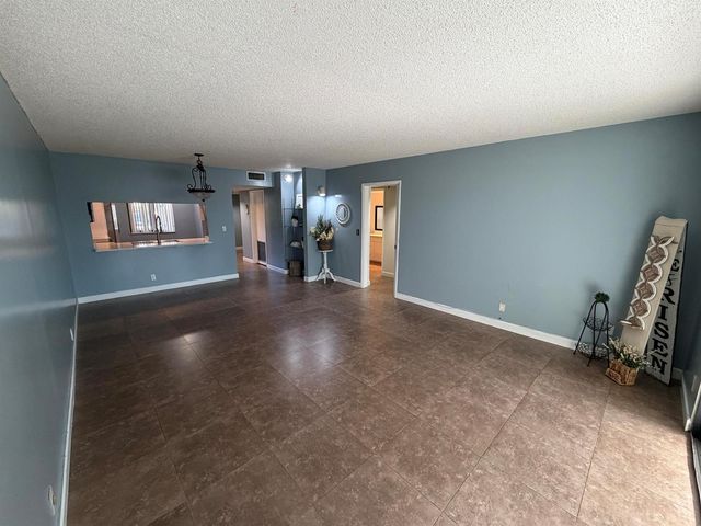 2202 S Cypress Bend Drive 101, Pompano Beach, FL 33069