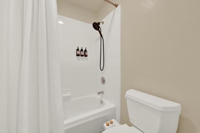 2223 Rock View Glen, Escondido, CA 92026