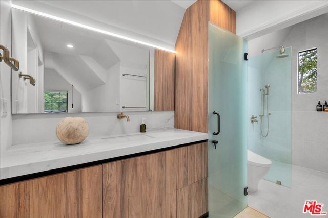 161 S Laurel Avenue, Los Angeles, CA 90048