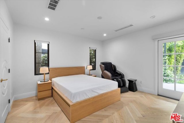 161 S Laurel Avenue, Los Angeles, CA 90048