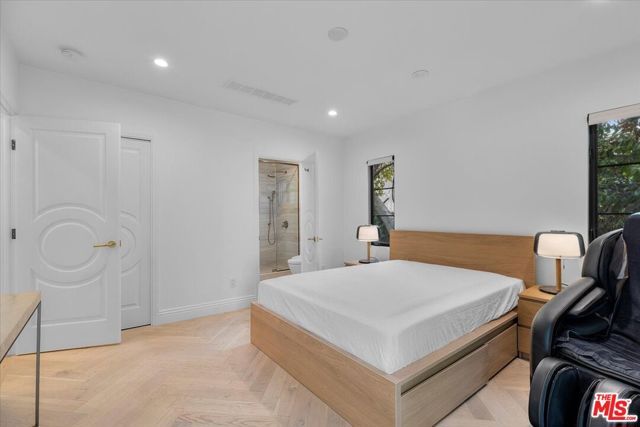 161 S Laurel Avenue, Los Angeles, CA 90048