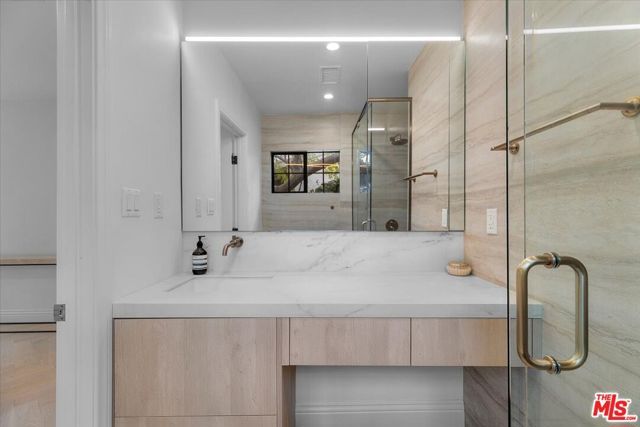 161 S Laurel Avenue, Los Angeles, CA 90048