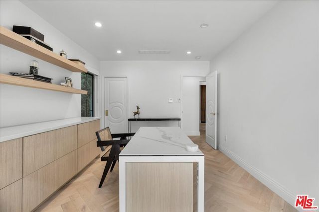 161 S Laurel Avenue, Los Angeles, CA 90048