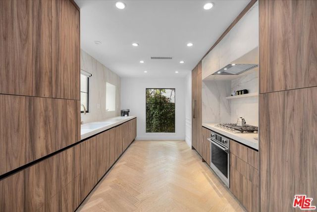 161 S Laurel Avenue, Los Angeles, CA 90048