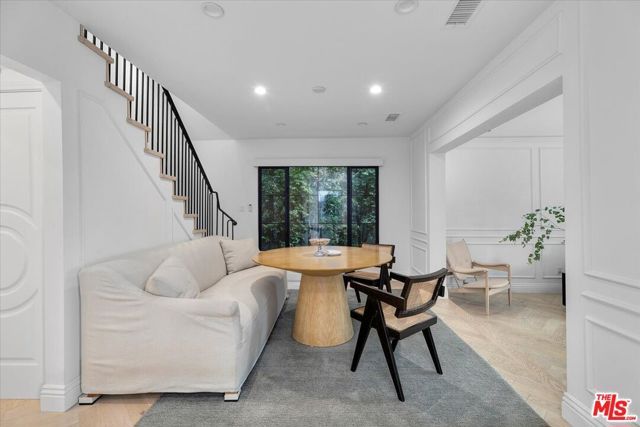 161 S Laurel Avenue, Los Angeles, CA 90048