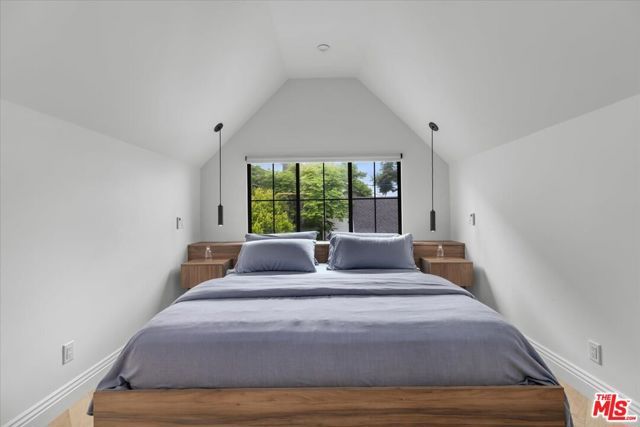 161 S Laurel Avenue, Los Angeles, CA 90048
