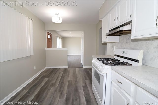 6444 Sunset Street, Garden City, MI 48135