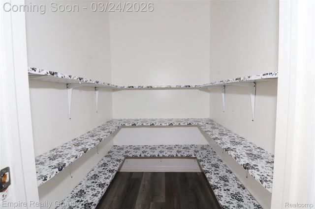 6444 Sunset Street, Garden City, MI 48135