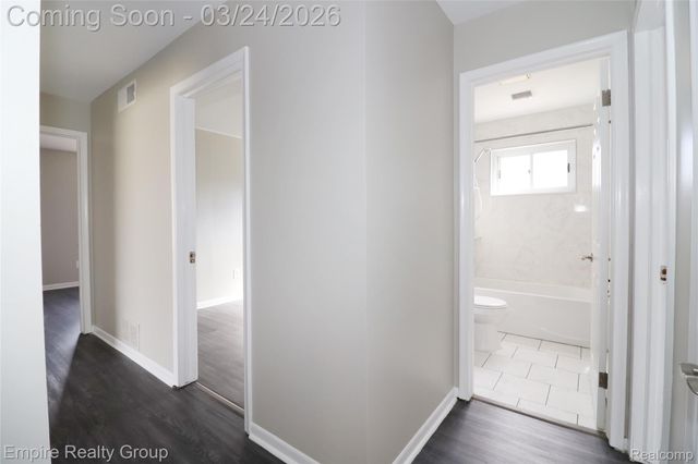 6444 Sunset Street, Garden City, MI 48135