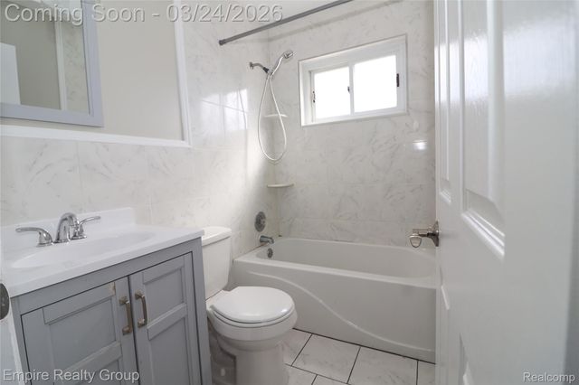 6444 Sunset Street, Garden City, MI 48135