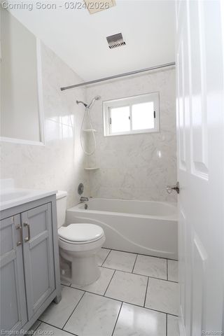 6444 Sunset Street, Garden City, MI 48135