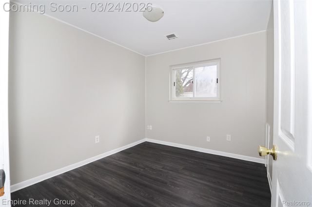 6444 Sunset Street, Garden City, MI 48135