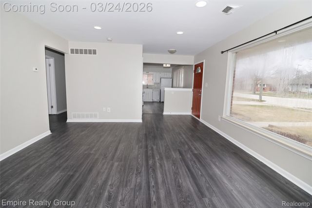 6444 Sunset Street, Garden City, MI 48135