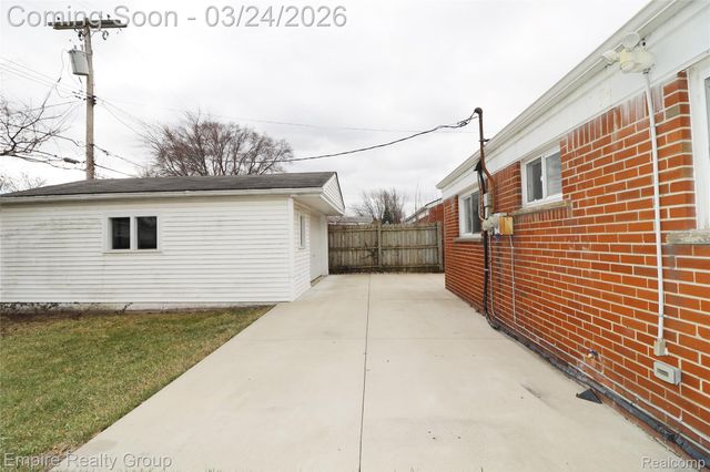 6444 Sunset Street, Garden City, MI 48135