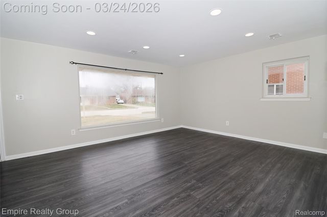 6444 Sunset Street, Garden City, MI 48135