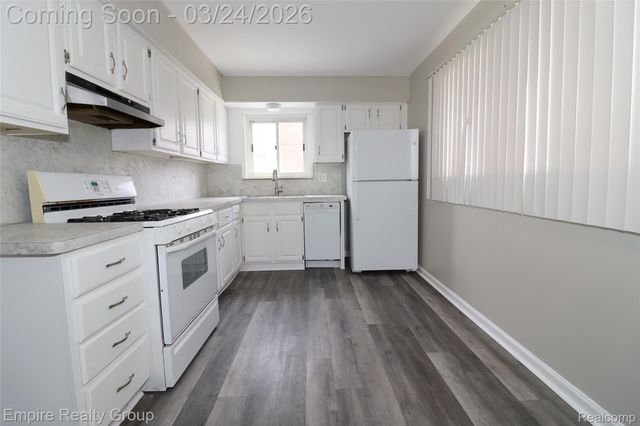 6444 Sunset Street, Garden City, MI 48135