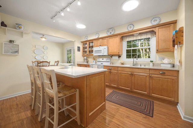 648 Hollybrook LANE, Saukville, WI 53080
