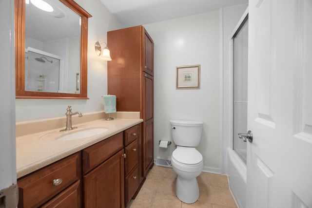 648 Hollybrook LANE, Saukville, WI 53080
