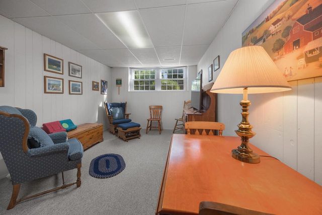 648 Hollybrook LANE, Saukville, WI 53080