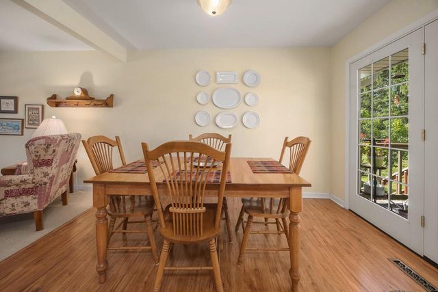 648 Hollybrook LANE, Saukville, WI 53080