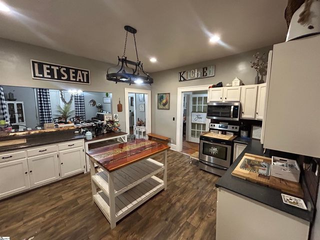 211 Duke Street, Ninety Six, SC 29666