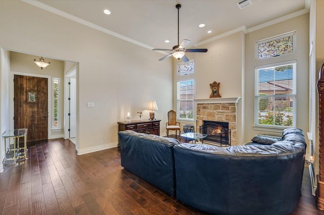 103 Rivalto CIR 1, Lakeway, TX 78734
