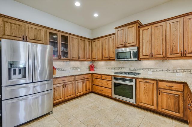 103 Rivalto CIR 1, Lakeway, TX 78734