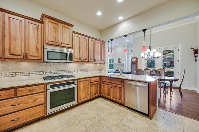 103 Rivalto CIR 1, Lakeway, TX 78734